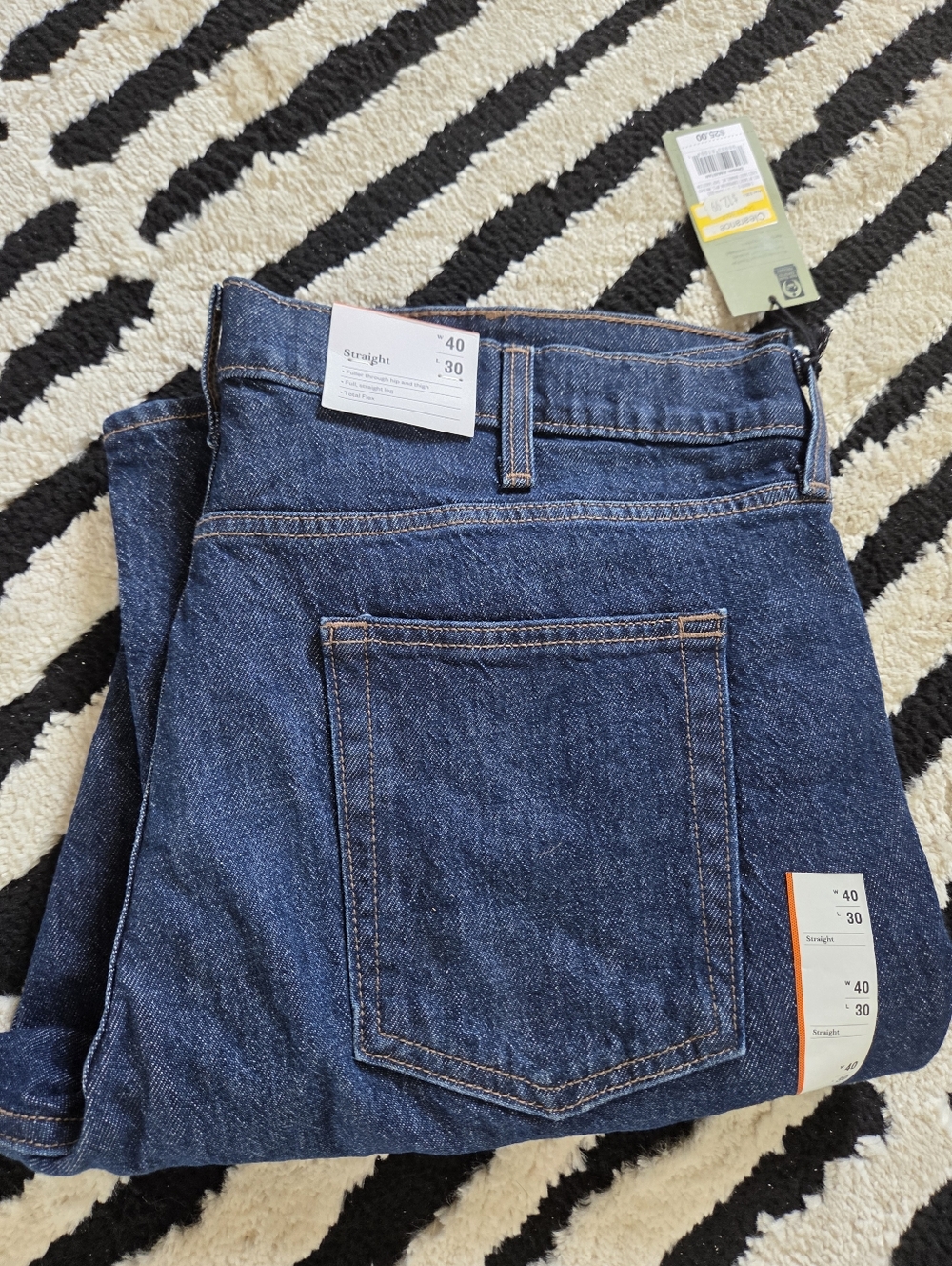 Mens Classic Dark Indigo Straight Jeans NWT